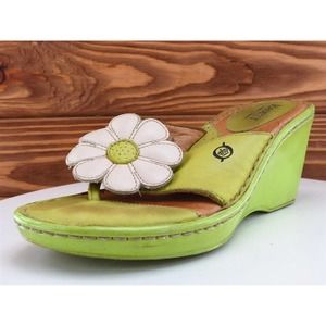 Born Size‎ 6 Sandal Flip Flop Green Leather Women M
